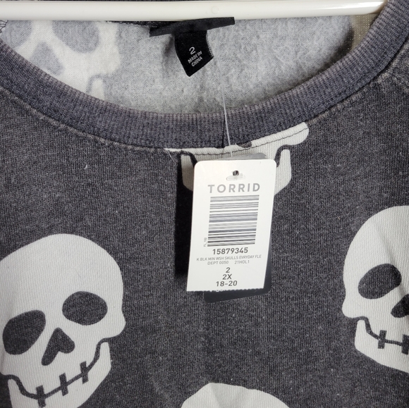 Torrid sweatshirt - Picture 4 of 4
